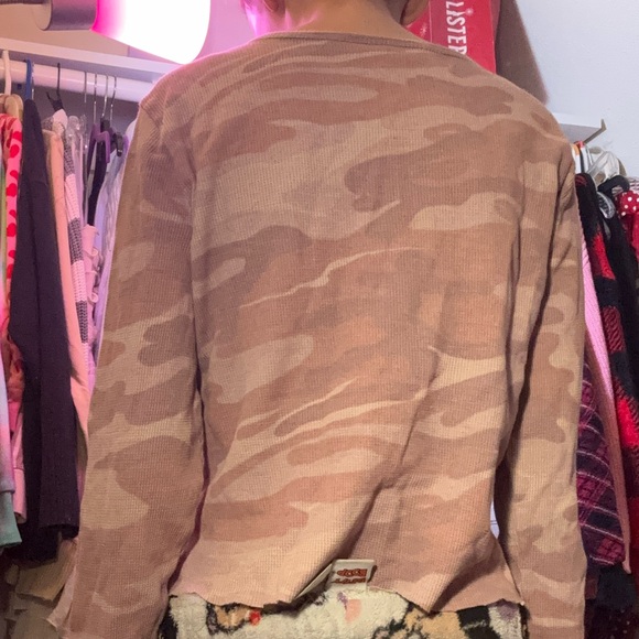 size xs pink camo print thermal v neck long sleeve - Picture 3 of 5